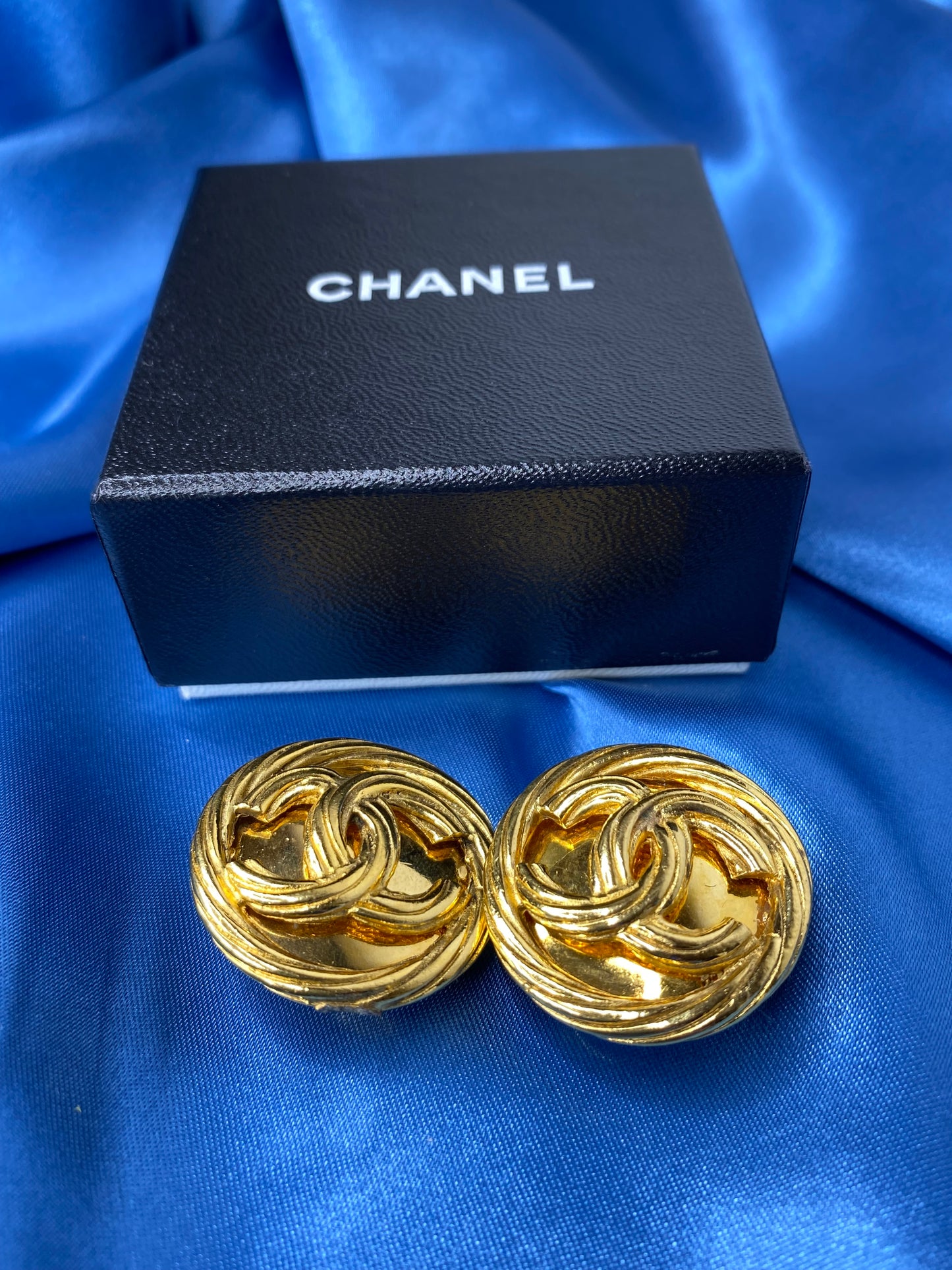 Chanel 93P Double C Round Earring Gold Plated