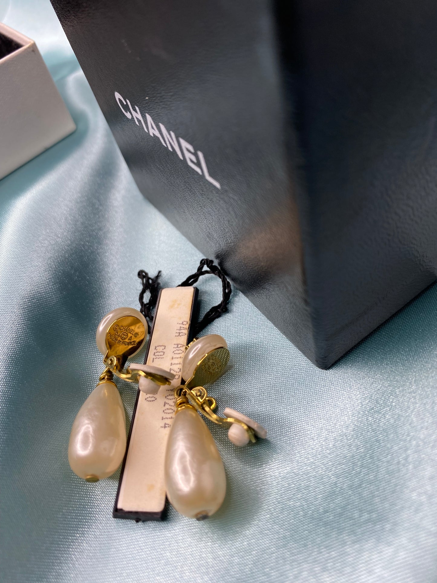 Chanel 94A Pearl Drop Earring 24k GHW