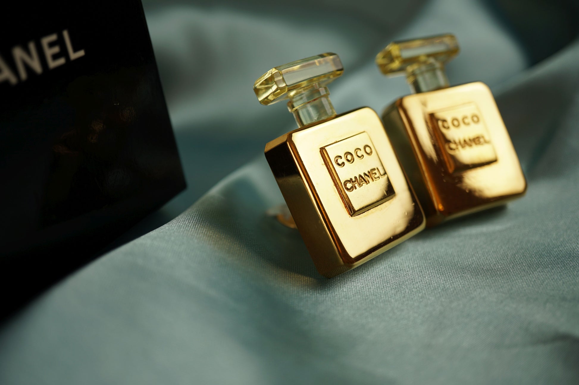 Vintage Chanel No.5 Perfume Bottle Earrings 24k GHW - Collectable piece –  BelovedLux