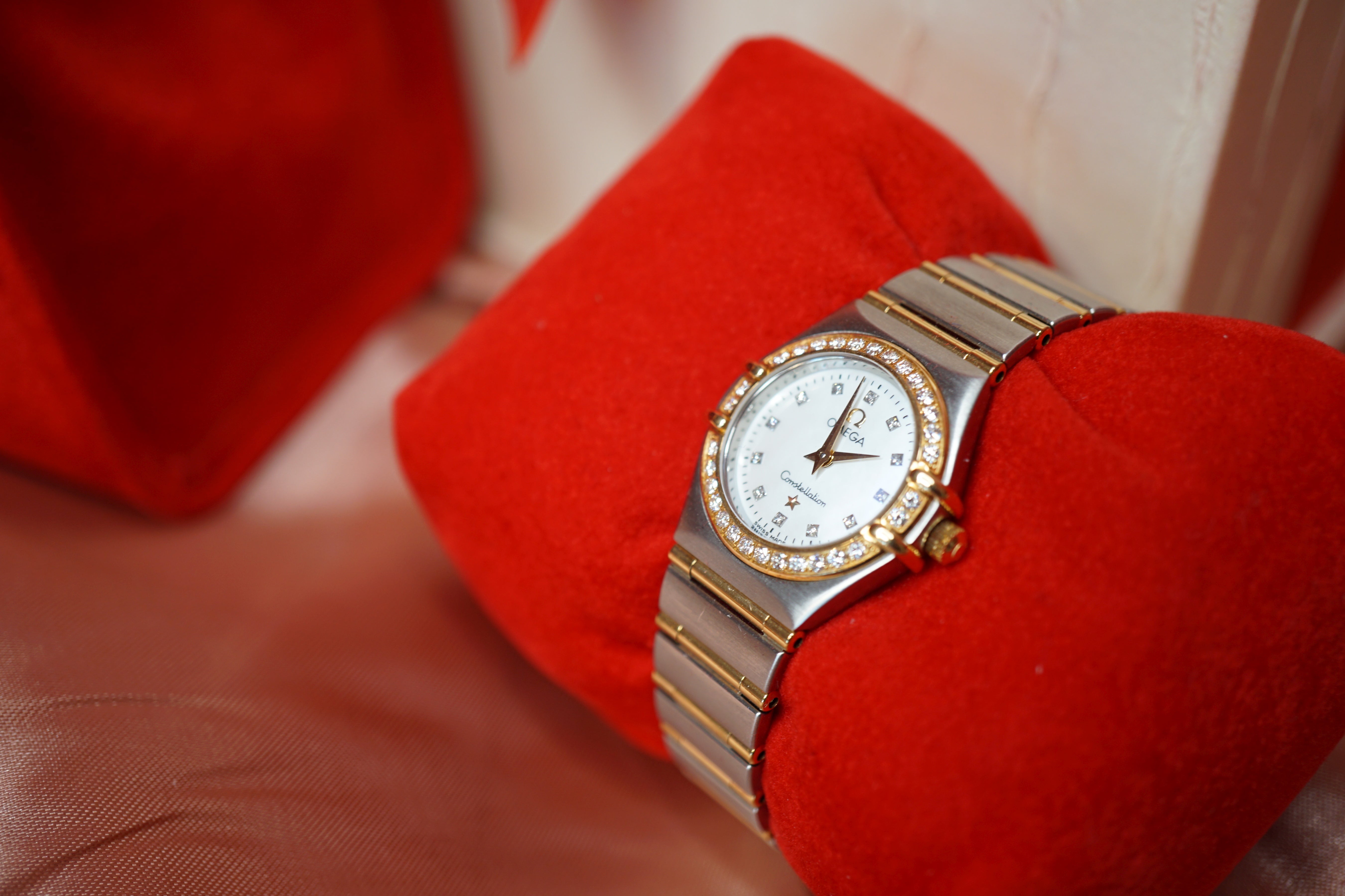 Omega constellation mother 2024 of pearl diamond