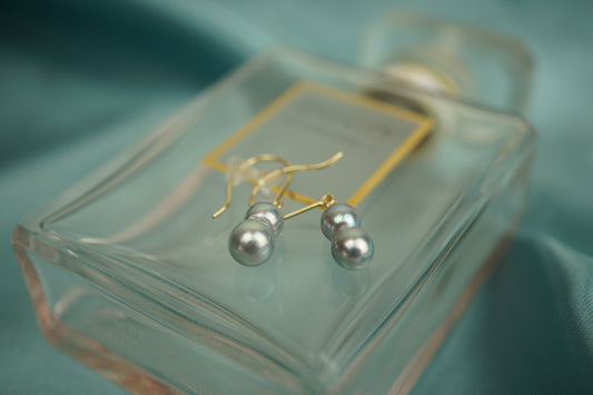 (Brand New) Akoya Twin Pearls 18k Gold Earring