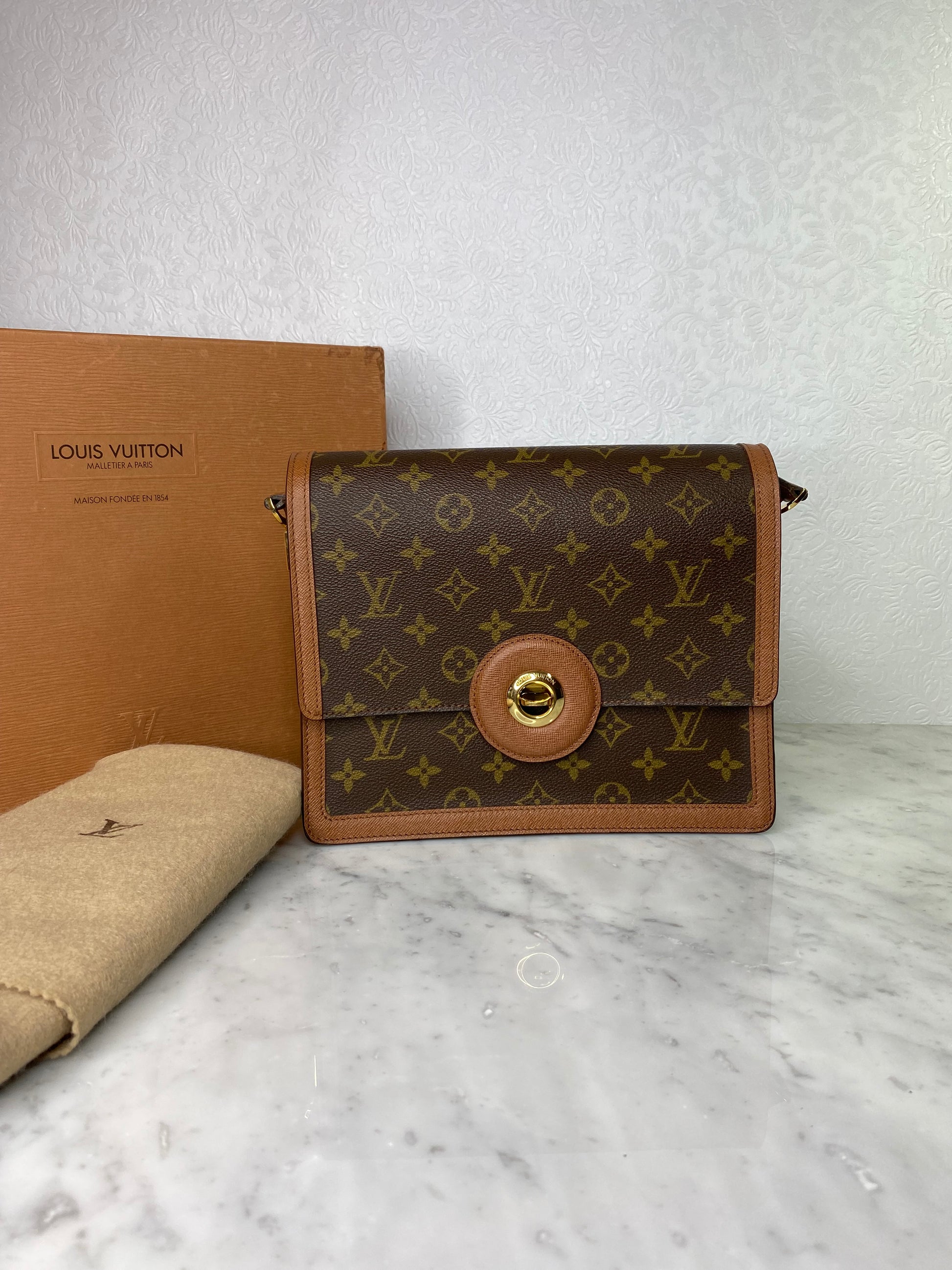 Vintage Louis Vuitton Men's Wallet Malletier A