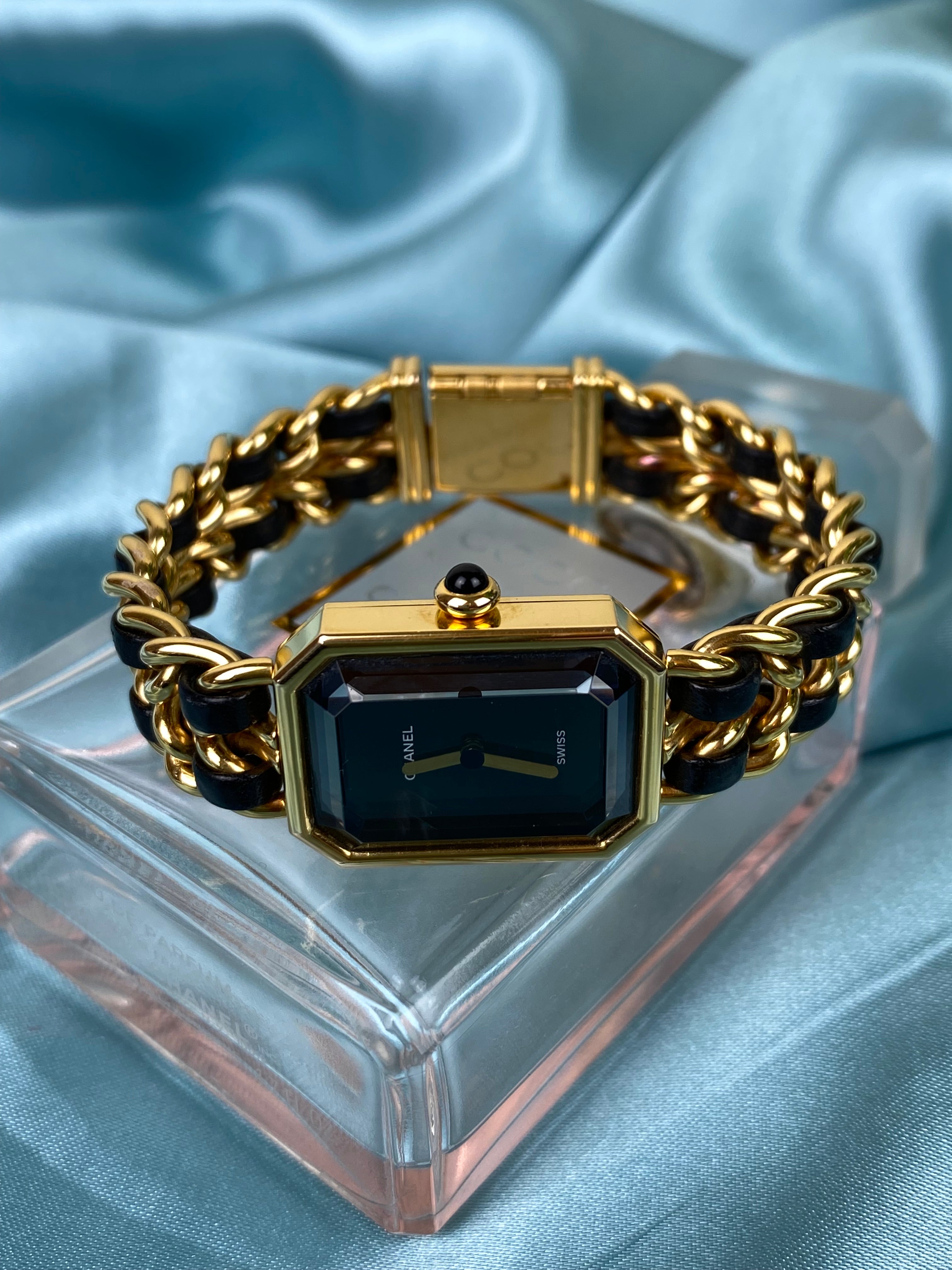 Chanel premiere shop rock watch gold