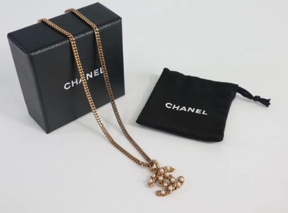 Chanel 2002 CC Logo Pearl Necklace 24k GHW (Pre-Order)